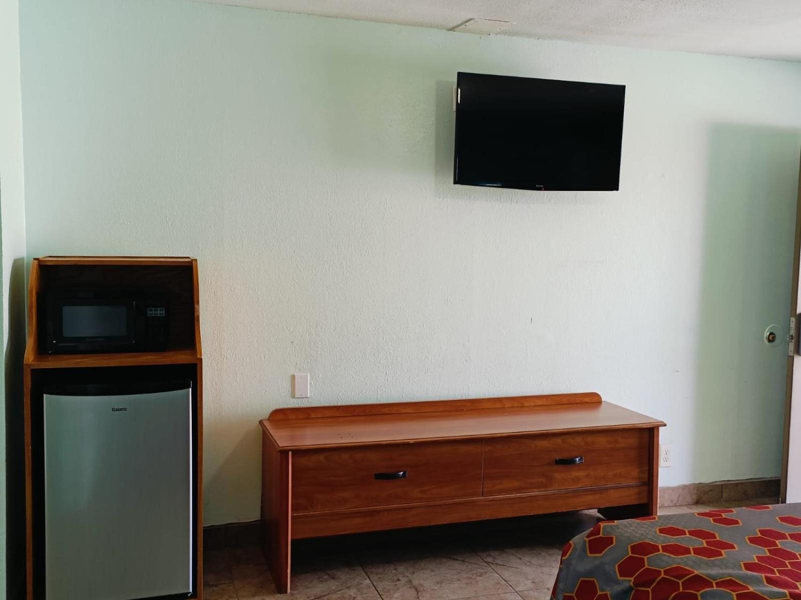 Budget Inn By Oyo Edinburg Hwy 281 Eksteriør billede